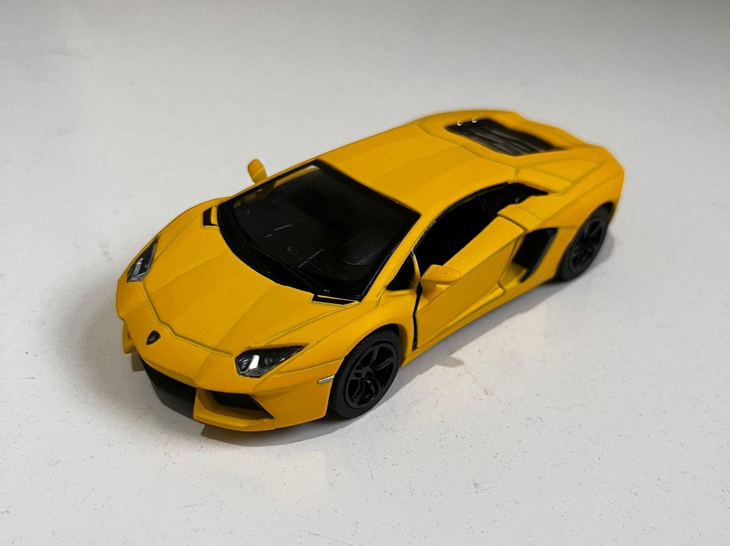 Kinsmart Meta 1/36 Scale - Lamborghini Aventador Pull Back Action - Pink/Yellow, birthday gift mother day gif lovely present
