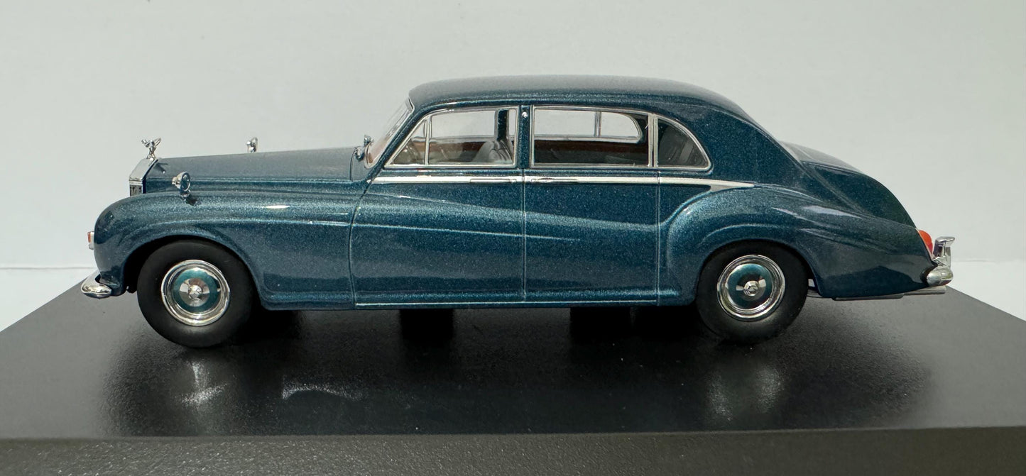 PERSONALISED Rolls Royce Phantom V James Young Windsor Oxford Dad Sister Mom husband wife Any Name BROTHER GIFT Boxed