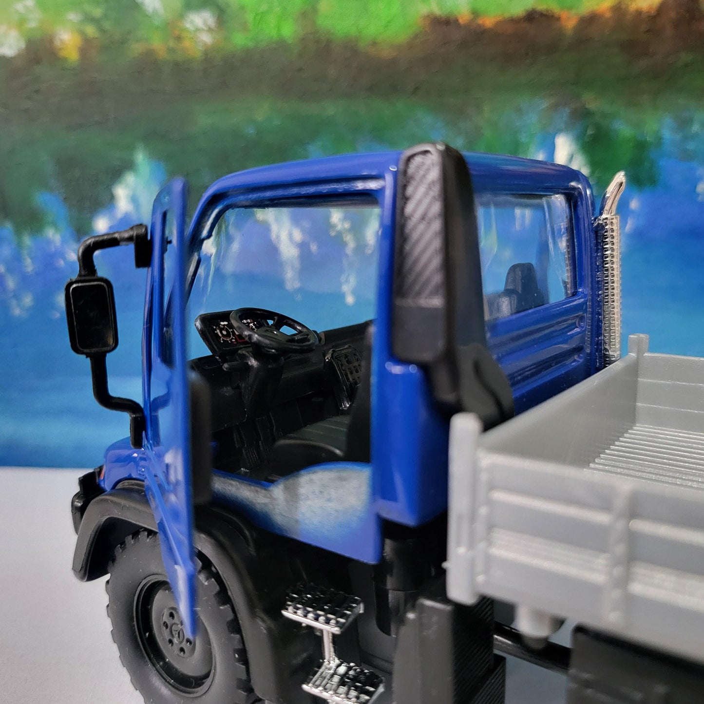Mercedes-Benz Unimog Truck 1:32 Scale – Premium Diecast Model Toy Gift for Boys, Girls, Dad, Uncle easter Christmas gift New Boxed