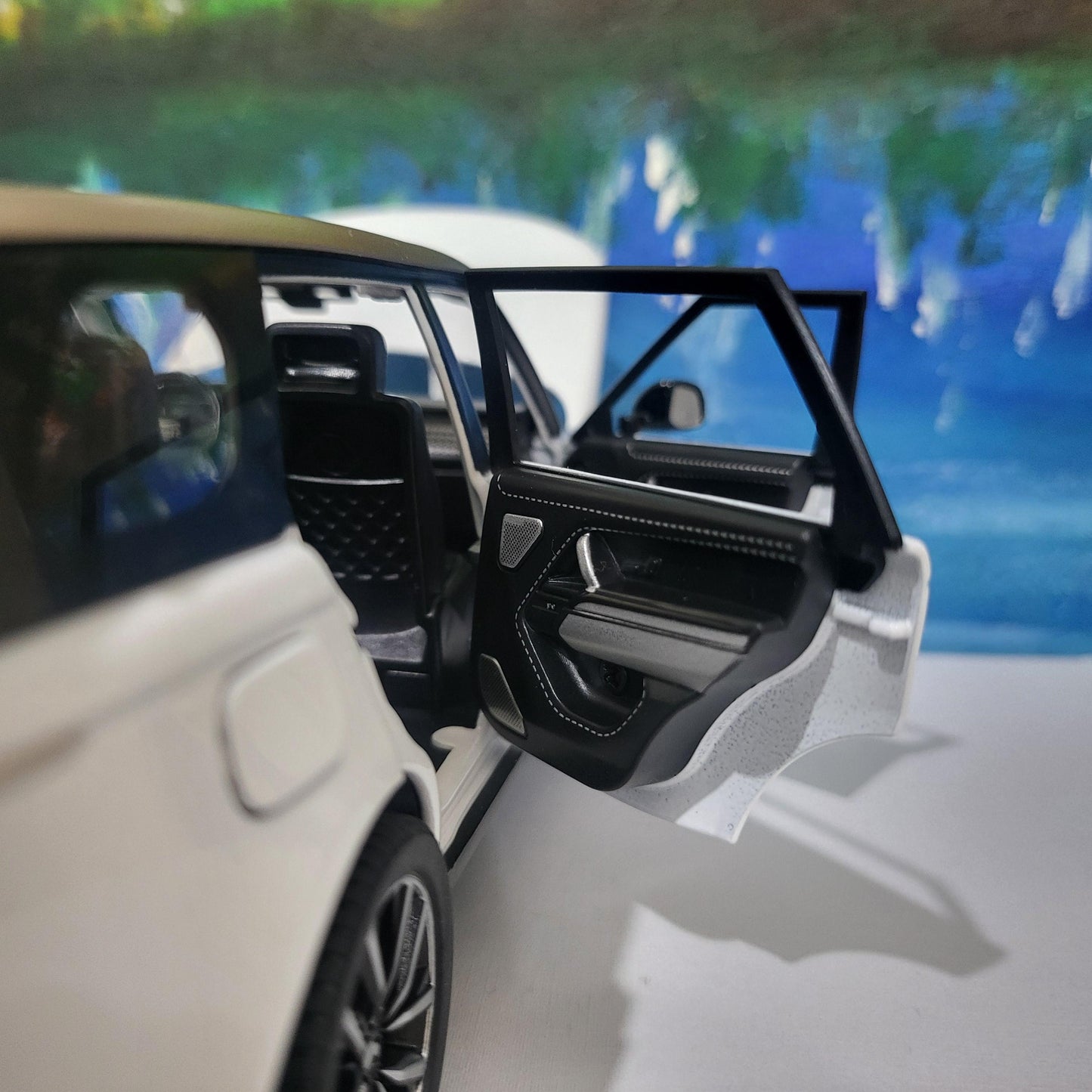 Personalized Name Plate for Range Rover SV 2022 1:24 Model - with Light & Sound - Unique Gift for Dad, Husband, Boy, Car Enthusiast Boxed