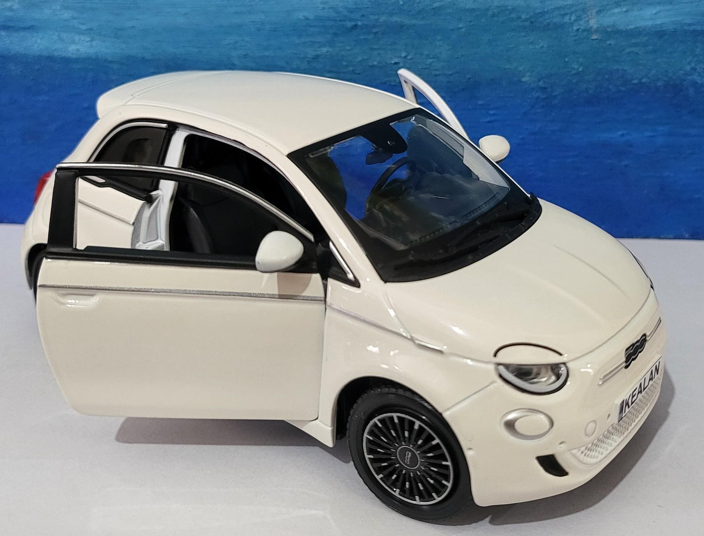 Personalised Plate FIAT 500e 1:24Scale Toy Car - Model-Gift for Boy, Girl, Dad, Mom, Uncle, Grandad - Birthday, Christmas Present-New Boxed