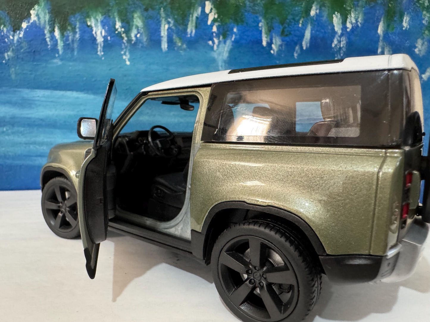 Land Rover Defender 110 1:24 Scale by Welly, Personalized Plates, 2-Door Licensed Model, Gift for Boy Girl Dad Mom Grandad Birthday Boxed