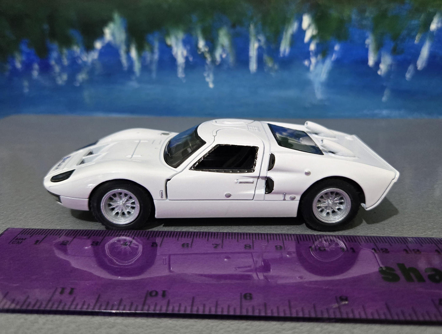 WHITE Toy Car Ford GT 40 MKII 1:32 - Pull Back Action, Open Doors, fun toy boy dad mother day gift sleeves