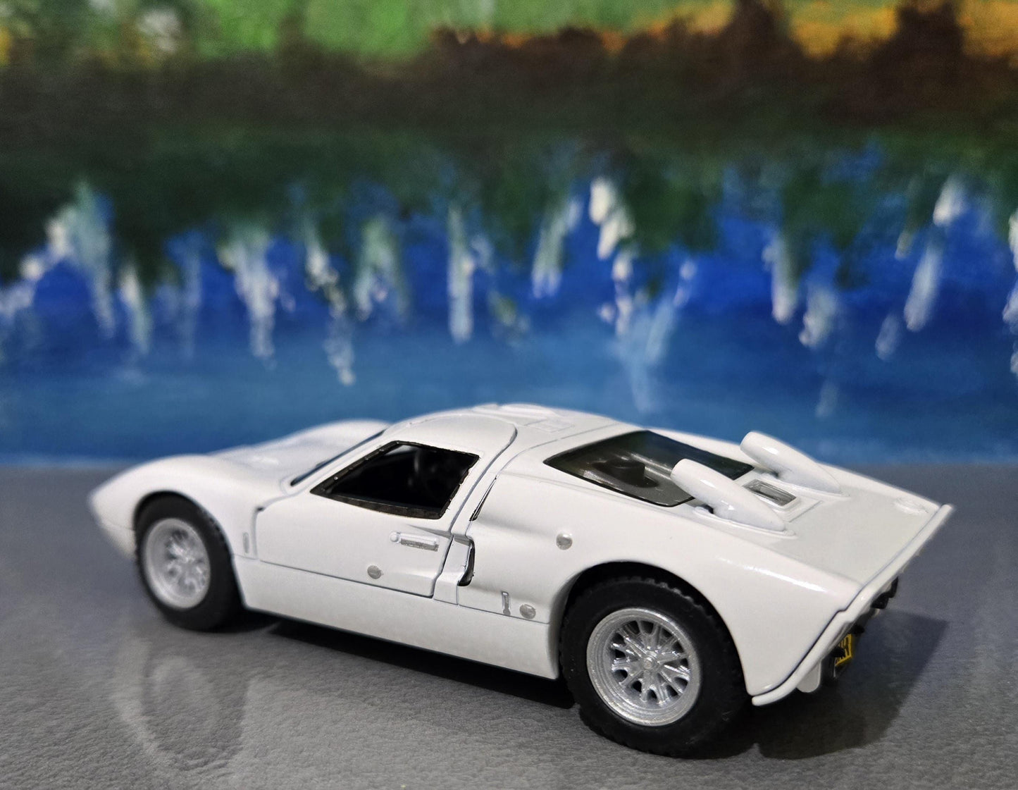 WHITE Toy Car Ford GT 40 MKII 1:32 - Pull Back Action, Open Doors, fun toy boy dad mother day gift sleeves