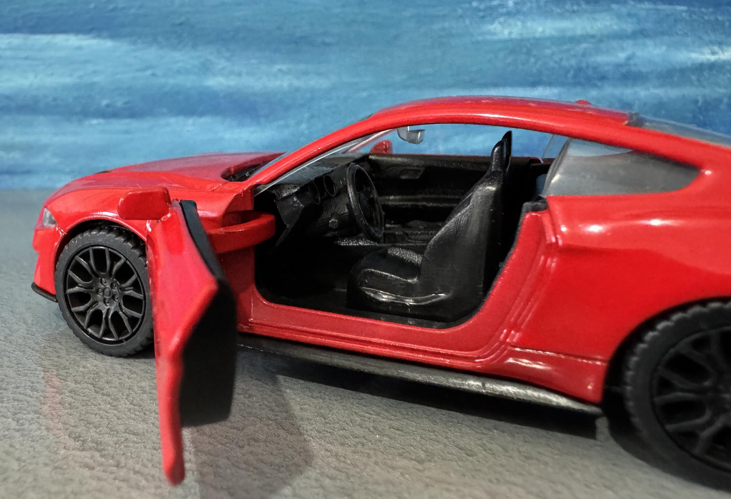 Motor Max Ford Mustang GT 2018 1:32 Red Diecast Model Car – Custom Name Plate – Collectible Gift for Dad, Car Lovers, Kids – Boxed Display