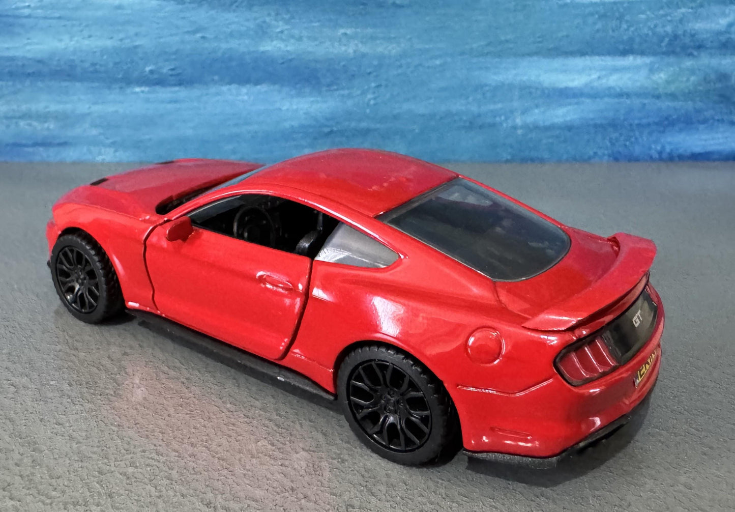 Motor Max Ford Mustang GT 2018 1:32 Red Diecast Model Car – Custom Name Plate – Collectible Gift for Dad, Car Lovers, Kids – Boxed Display
