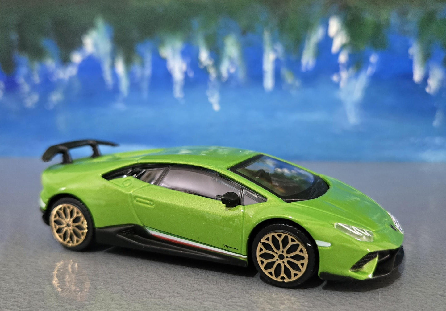 Lamborghini Huracan 1:43 Model Car – Personalized Plates | Gift for Boy, Girl, Dad, Mom, Uncle, Grandad | Birthday Christmas Present Boxed
