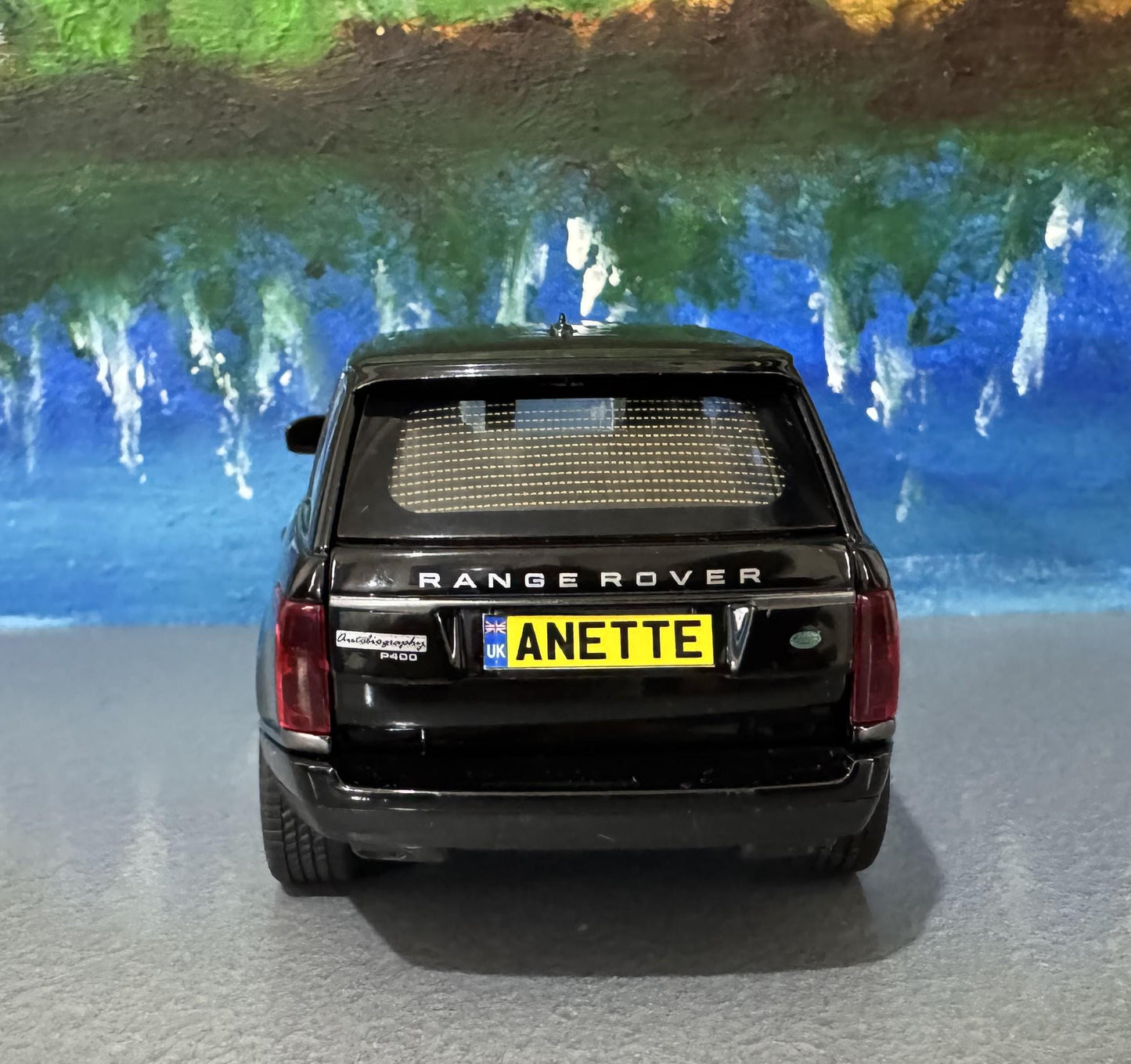 QY TOYS 1:32 Licensed Land Rover Range Rover SV 50th Anniversary Diecast Model Car – Light & Sound Pull Back Toy – Personalised Plate Gift