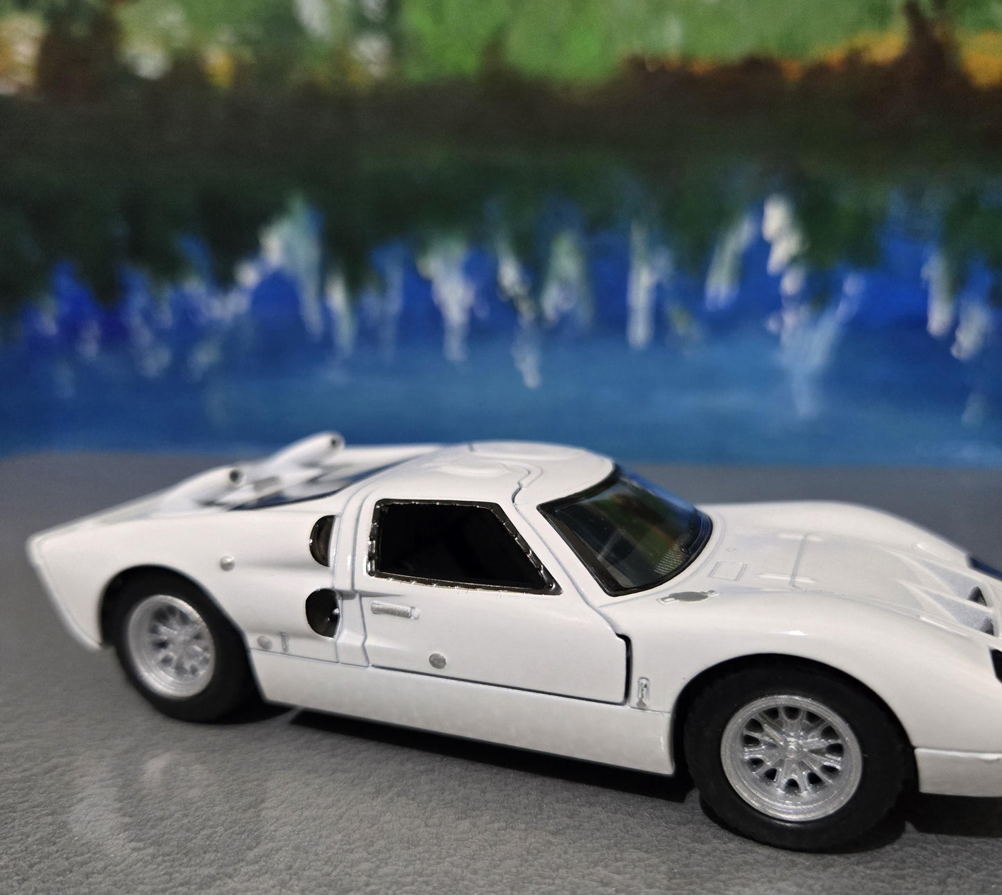 WHITE Toy Car Ford GT 40 MKII 1:32 - Pull Back Action, Open Doors, fun toy boy dad mother day gift sleeves