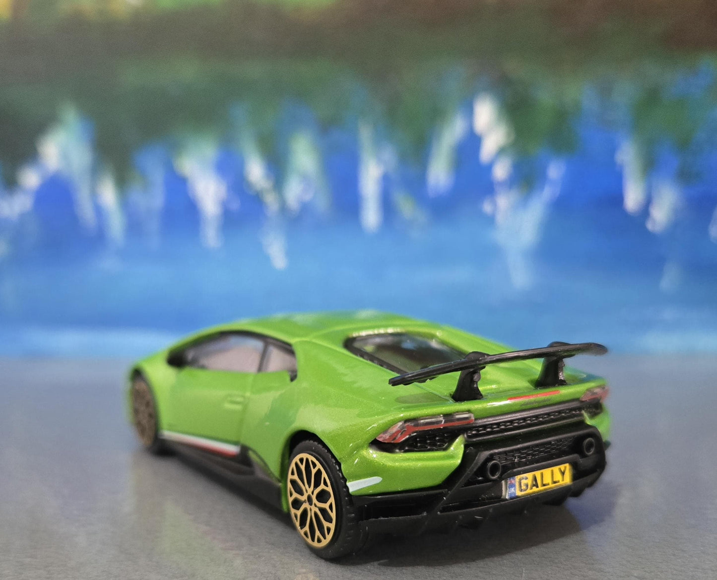 Lamborghini Huracan 1:43 Model Car – Personalized Plates | Gift for Boy, Girl, Dad, Mom, Uncle, Grandad | Birthday Christmas Present Boxed