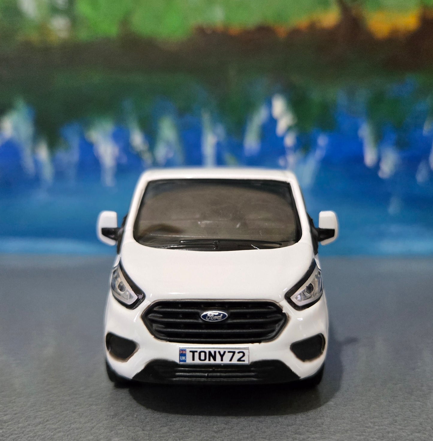 2018 Ford Transit Van 1:43 Frozen White Greenlight V362 MCA – Personalised Name Plate – Collectible Gift for Men, Dad, Friend, Display Case