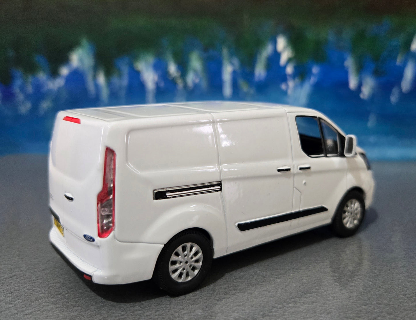 2018 Ford Transit Van 1:43 Frozen White Greenlight V362 MCA – Personalised Name Plate – Collectible Gift for Men, Dad, Friend, Display Case