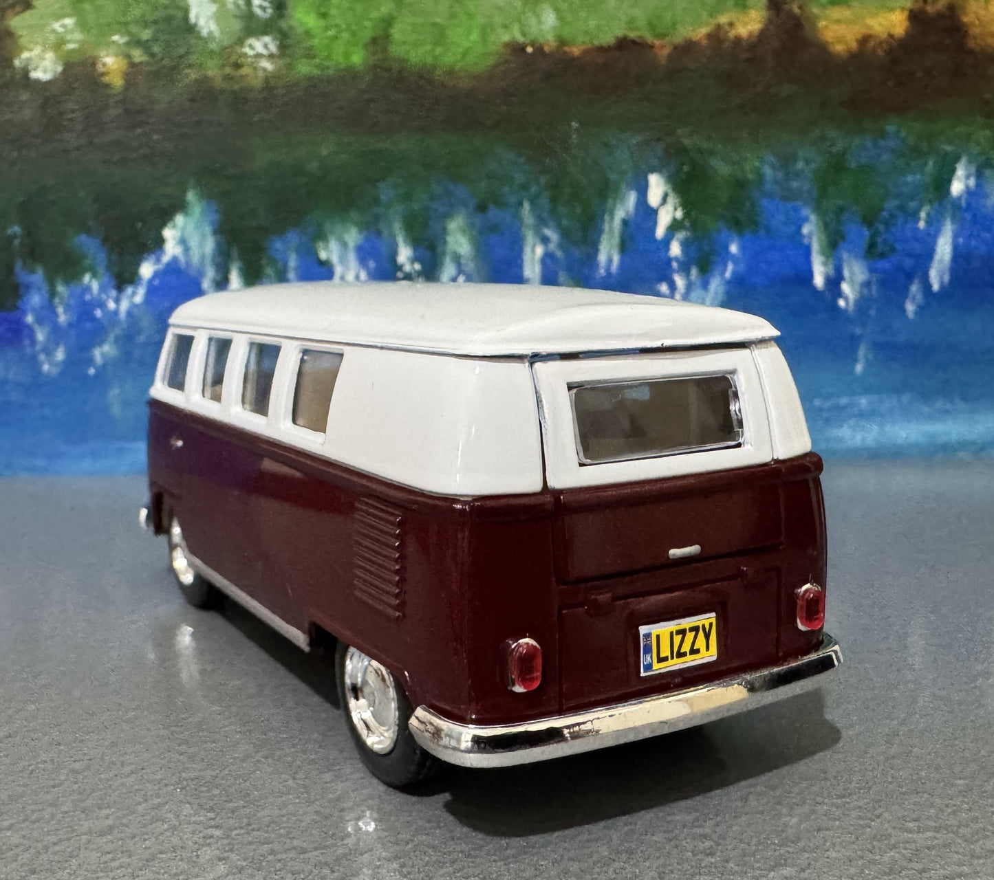 Personalised Name Camper Van Bus Toy Car – 1:32 Scale Model – Birthday or Christmas Gift for Boy, Girl, Dad, Mom, Uncle, Grandad Gift Sleeve