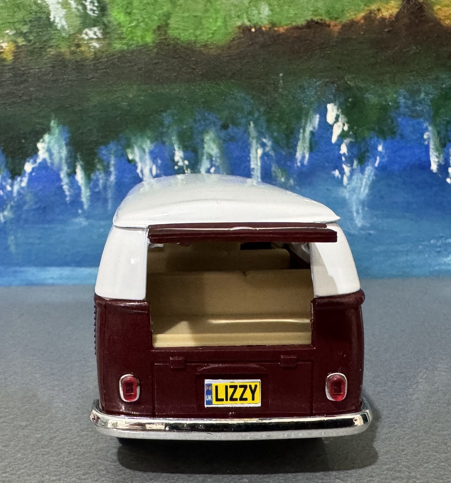 Personalised Name Camper Van Bus Toy Car – 1:32 Scale Model – Birthday or Christmas Gift for Boy, Girl, Dad, Mom, Uncle, Grandad Gift Sleeve