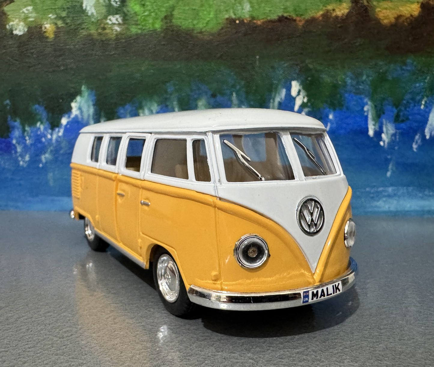 Personalised Name Vintage Camper Van Bus Toy Car – 1:32 Licensed Scale Model – Birthday or Christmas Gift for Boy, Girl, Dad – Gift Sleeve