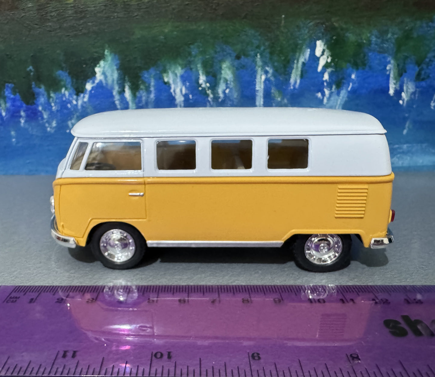 Personalised Name Vintage Camper Van Bus Toy Car – 1:32 Licensed Scale Model – Birthday or Christmas Gift for Boy, Girl, Dad – Gift Sleeve