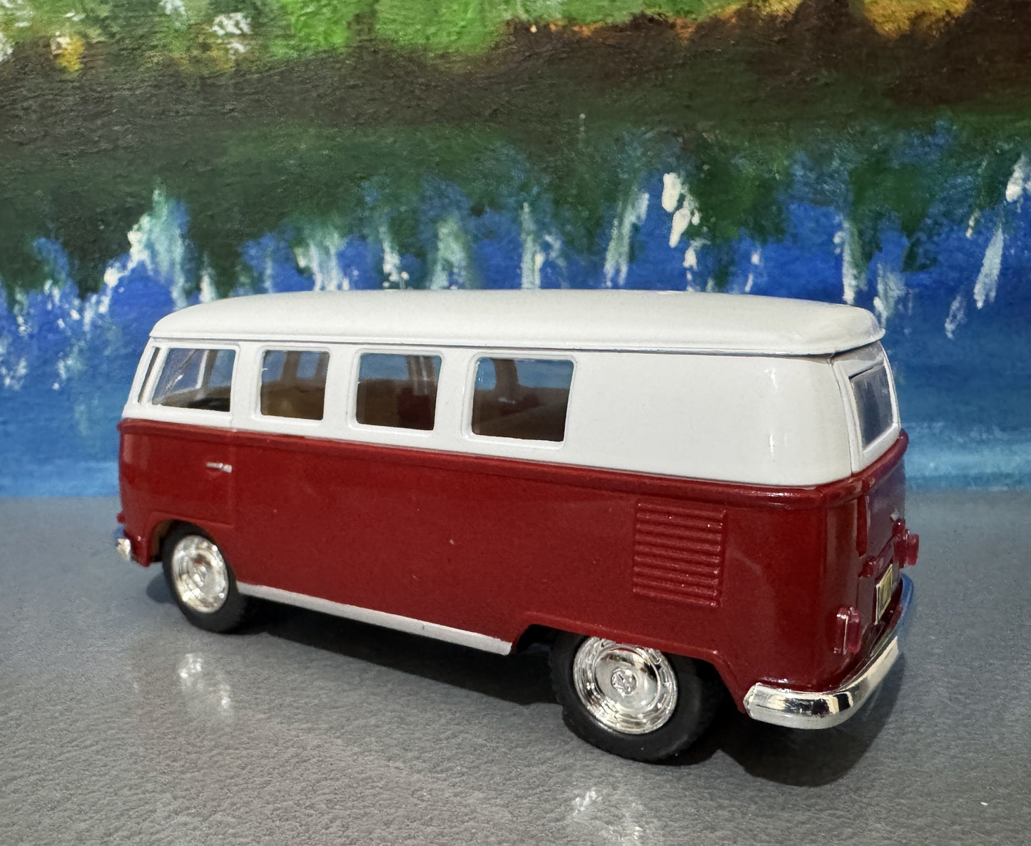 Vintage Camper Van Bus Toy Car – 1:32 Licensed Scale Model – Custom Name Plate – Birthday or Christmas Gift for Boy, Girl, Dad – Gift Sleeve