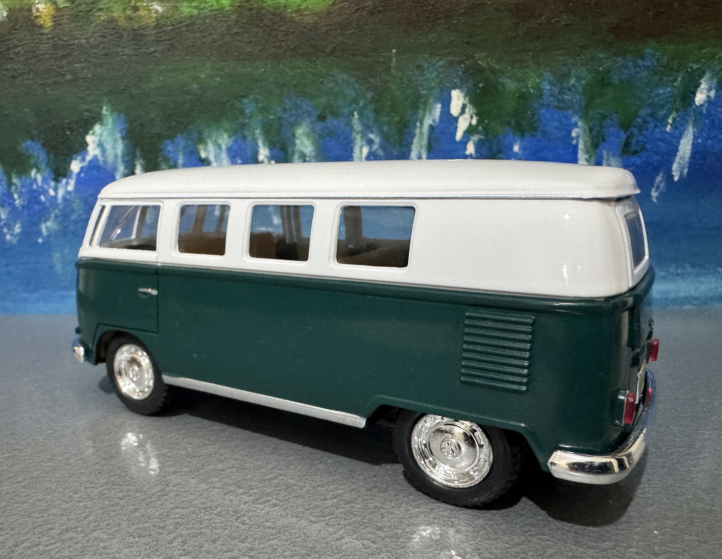 Personalised Name Green 1962 Camper Van Bus Toy Car – 1:32 Scale Model – Birthday or Christmas Gift for Boy, Girl, Dad, Mom, Uncle - Gift Sleeve