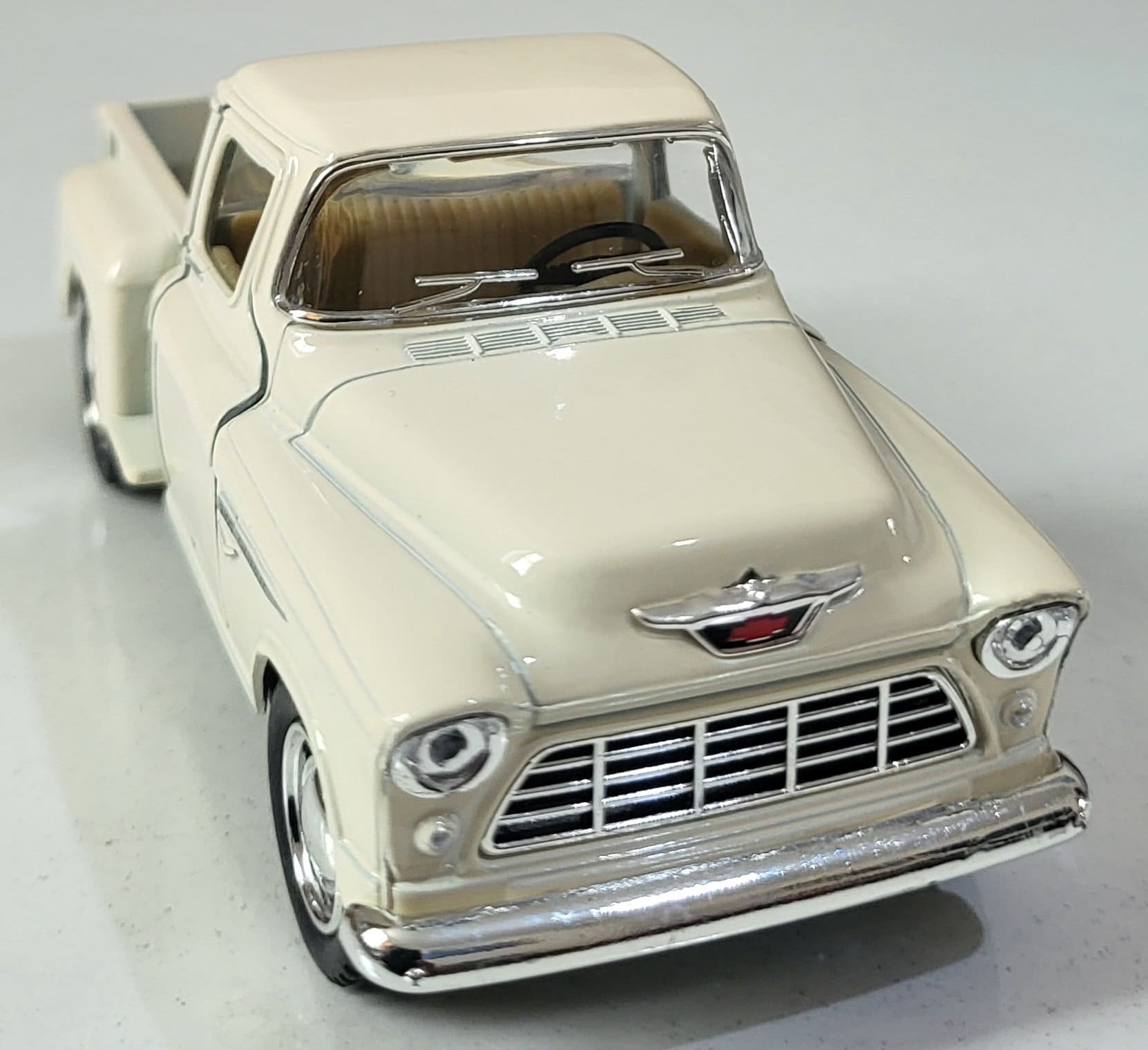 1955 Chevy Stepside Pickup 1:32 Diecast – Official Licensed Pull-Back Toy, Opening Doors – Blue/Cream Gift for Collectors, Kids Gift Sleeves