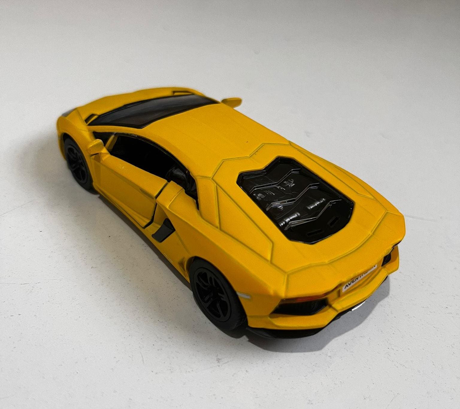 Kinsmart Meta 1/36 Scale - Lamborghini Aventador Pull Back Action - Pink/Yellow, birthday gift mother day gif lovely present
