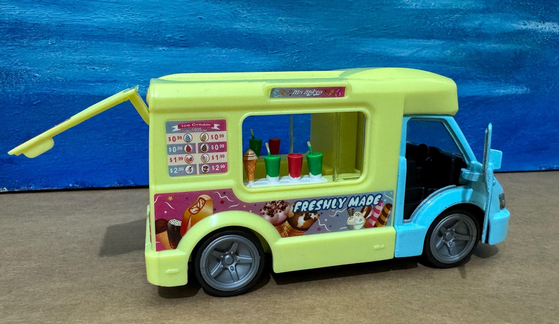 Personalized Ice Cream Van Diecast Toy - Lights & Sound - Gift for Boy, Dad, girl, nephew, Birthday Present - Boxed Collectible Model Boxed