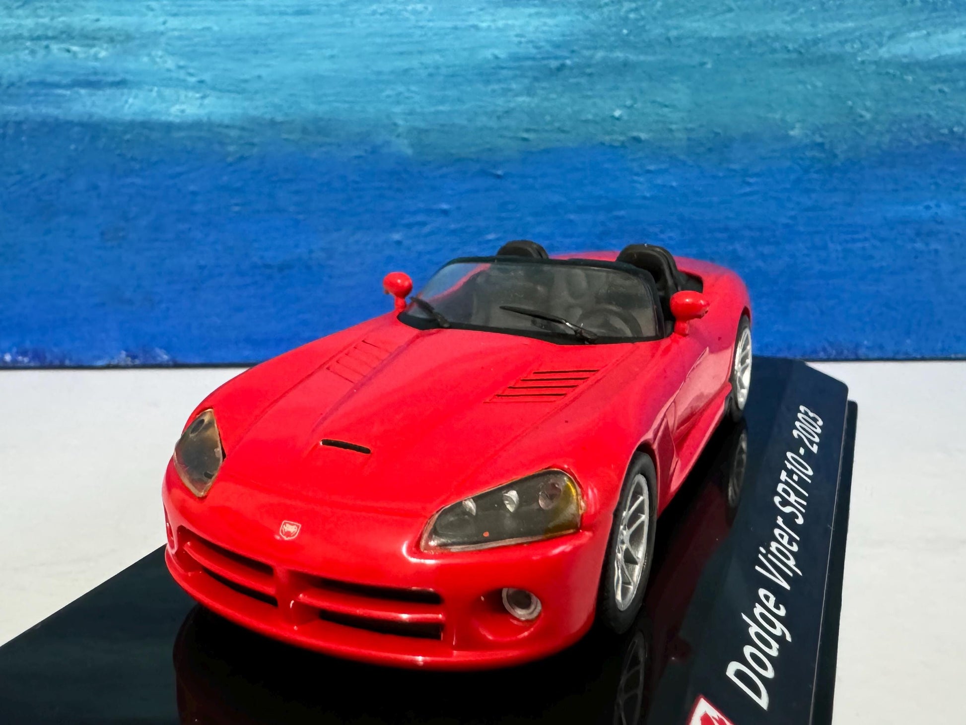 Dodge Viper Red - SRT 10 2003 - Supercar Collection Diecast display Model Car detailed version scale 1:43 display case