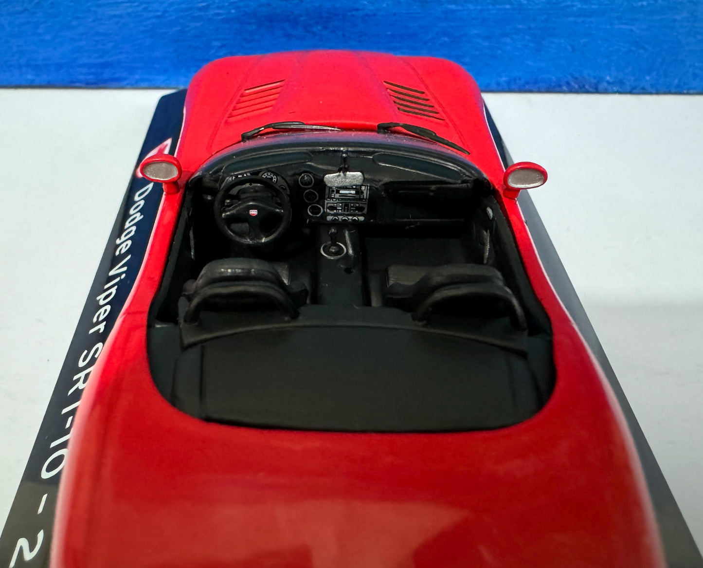 Dodge Viper Red - SRT 10 2003 - Supercar Collection Diecast display Model Car detailed version scale 1:43 display case