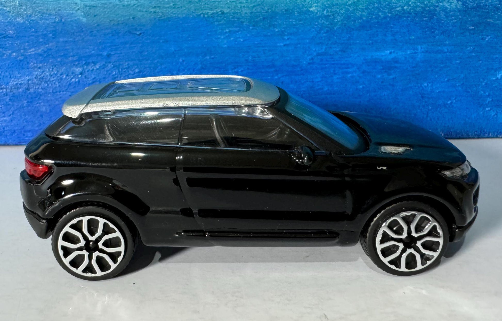 Landrover LRX Evoque toy car PERSONALISED PLATES Model boy dad uncle grandad brother Birthday Christmas gift present New Boxed 1:43 scale