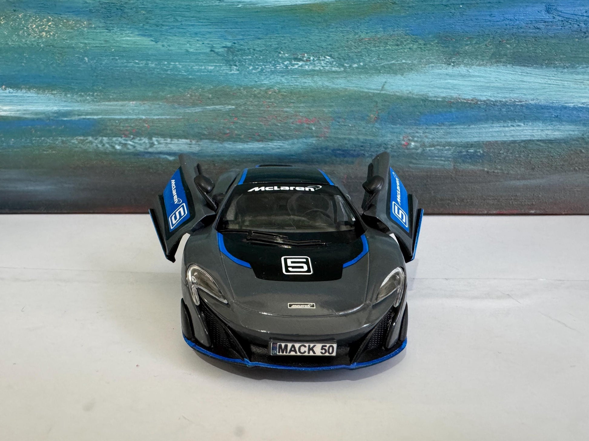 PERSONALISED PLATES McLaren 675LT DIECAST Model boy girl dad mom uncle grandad brother Birthday mother day gift present Sleeve 1:34 scale