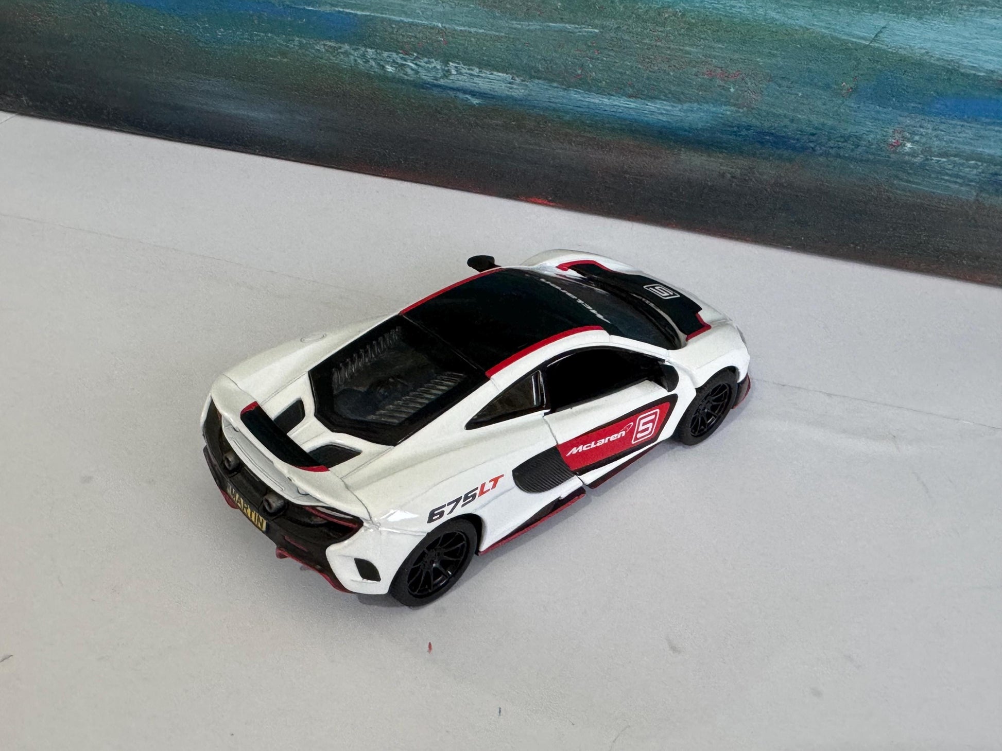 Personalised McLaren 675LT Display Plate – 1:34 Scale Model Car Gift for Dad Mom Boy Girl Grandad Uncle Brother Birthday Sleeve Present