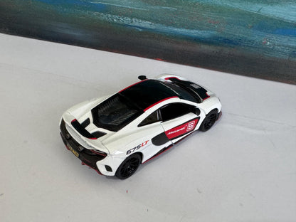Personalised McLaren 675LT Display Plate – 1:34 Scale Model Car Gift for Dad Mom Boy Girl Grandad Uncle Brother Birthday Sleeve Present