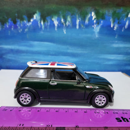 England Flag Mini Cooper S Toy Car - Personalised Name Plates - Gift for Boy/Girl/Dad/mom/uncle/sister - Birthday Cake Topper - New Sleeves