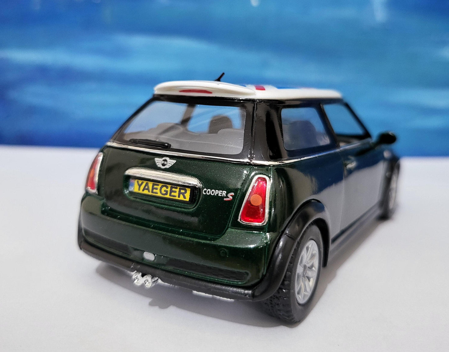England Flag Mini Cooper S Toy Car - Personalised Name Plates - Gift for Boy/Girl/Dad/mom/uncle/sister - Birthday Cake Topper - New Sleeves
