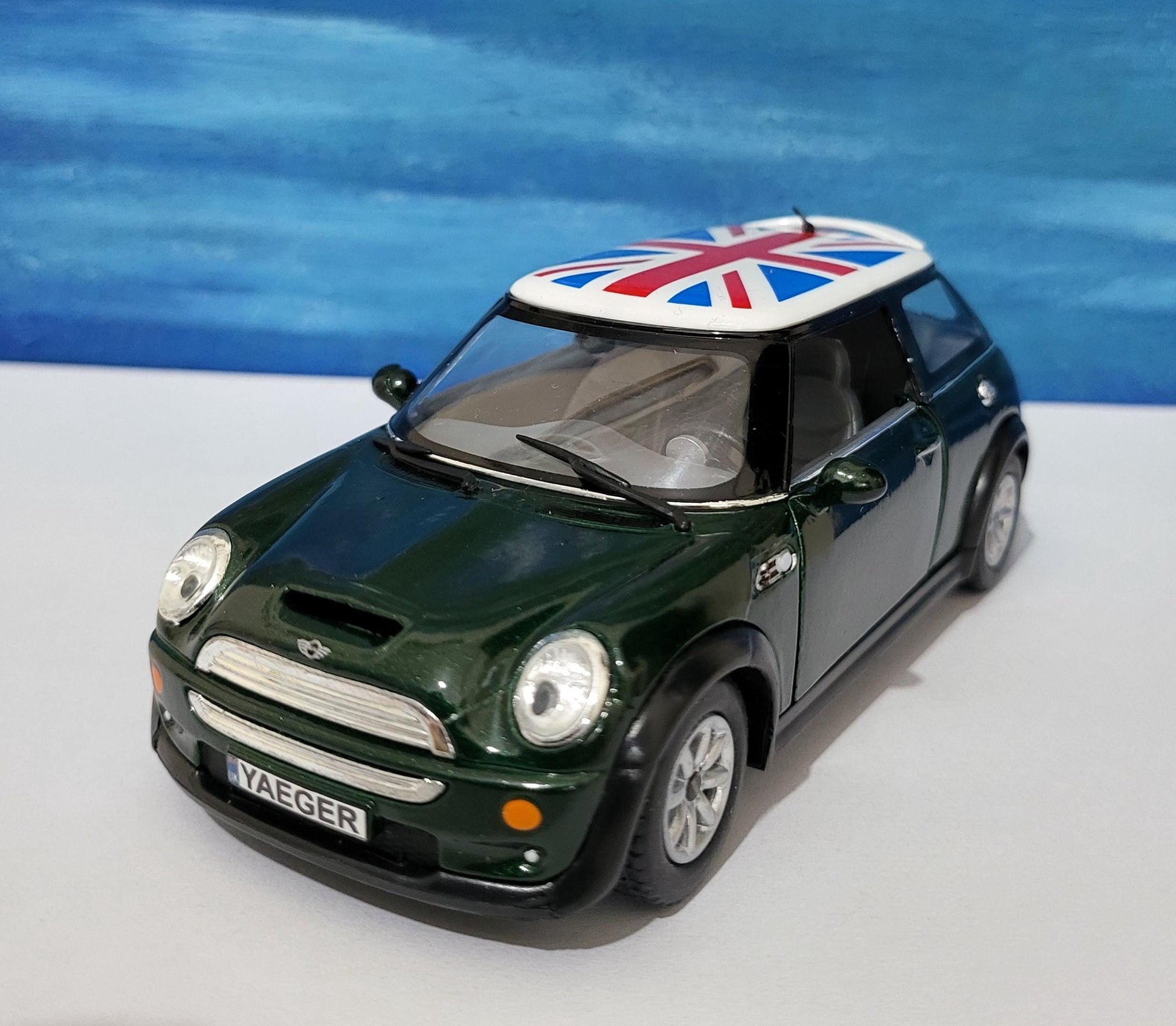 England Flag Mini Cooper S Toy Car - Personalised Name Plates - Gift for Boy/Girl/Dad/mom/uncle/sister - Birthday Cake Topper - New Sleeves