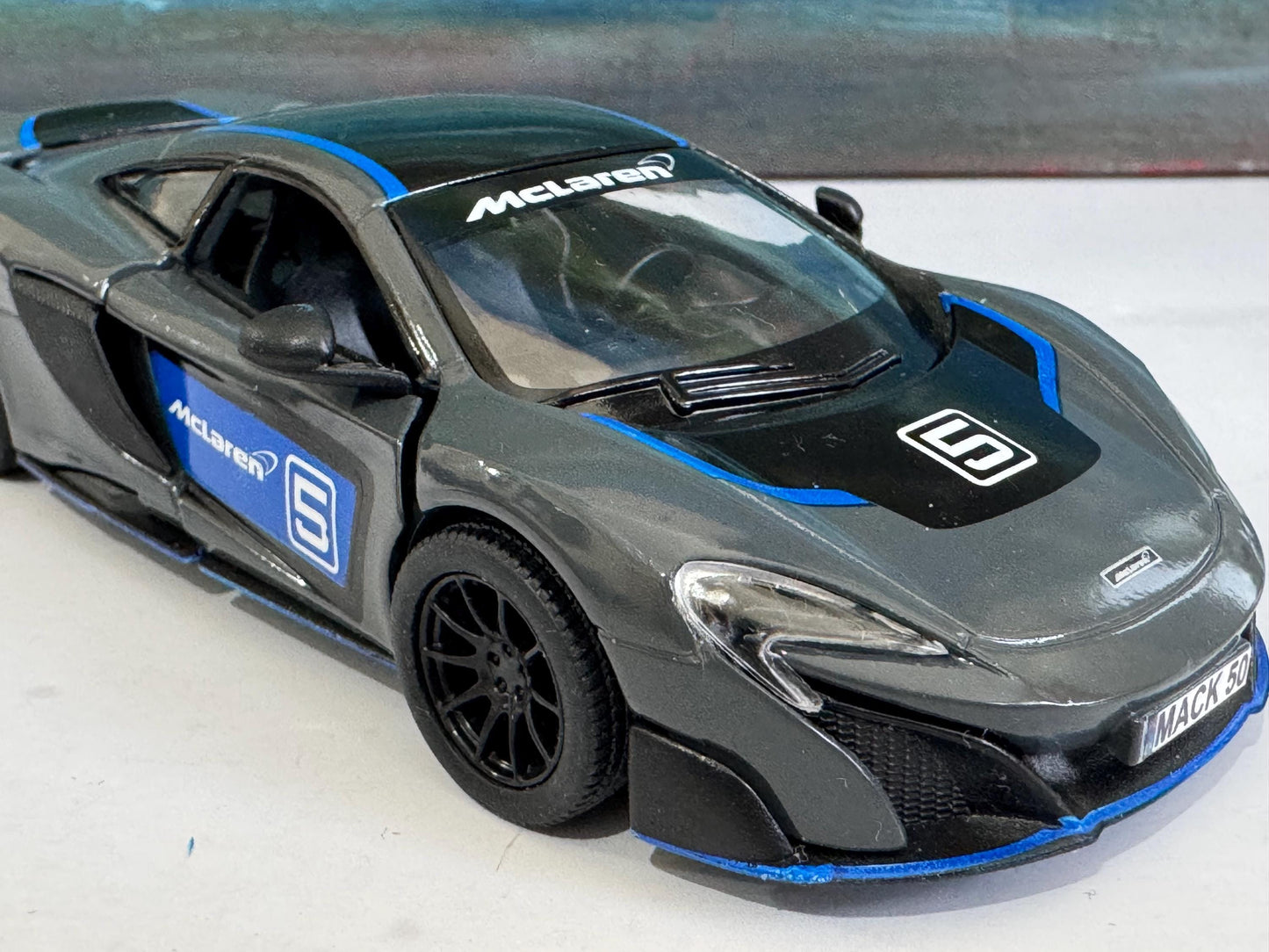 PERSONALISED PLATES McLaren 675LT DIECAST Model boy girl dad mom uncle grandad brother Birthday mother day gift present Sleeve 1:34 scale