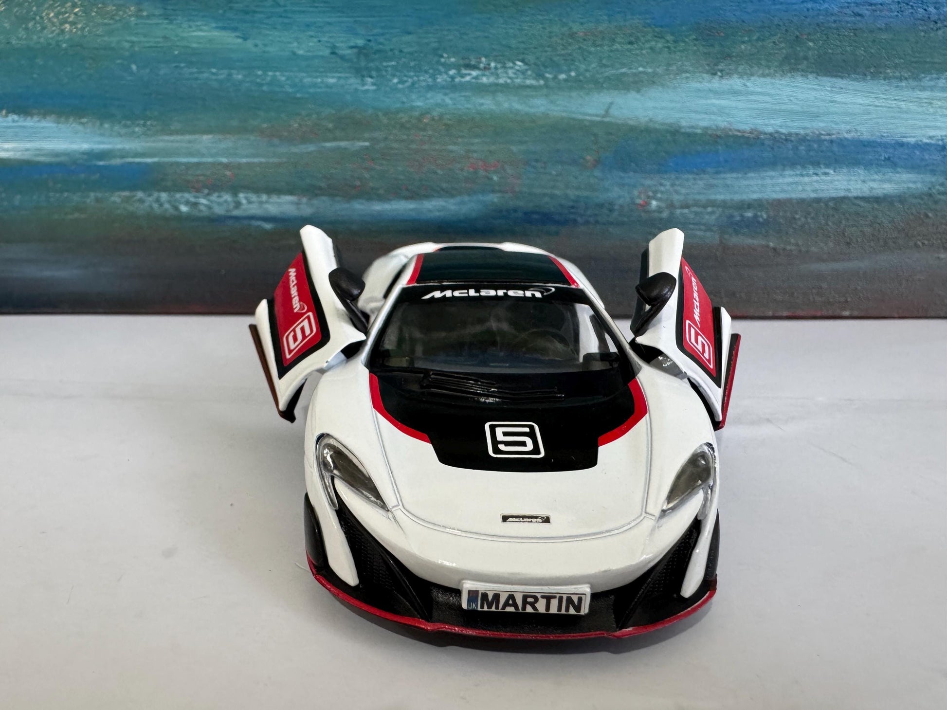 Personalised McLaren 675LT Display Plate – 1:34 Scale Model Car Gift for Dad Mom Boy Girl Grandad Uncle Brother Birthday Sleeve Present
