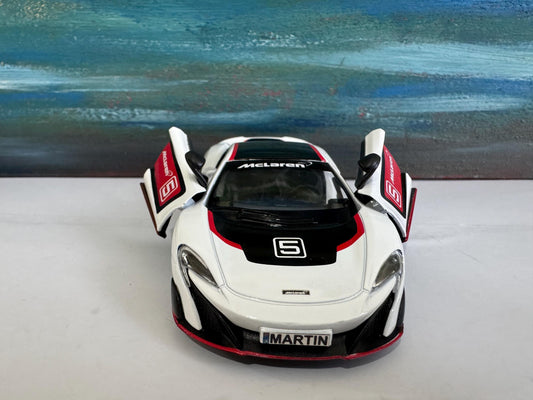 Personalised McLaren 675LT Display Plate – 1:34 Scale Model Car Gift for Dad Mom Boy Girl Grandad Uncle Brother Birthday Sleeve Present