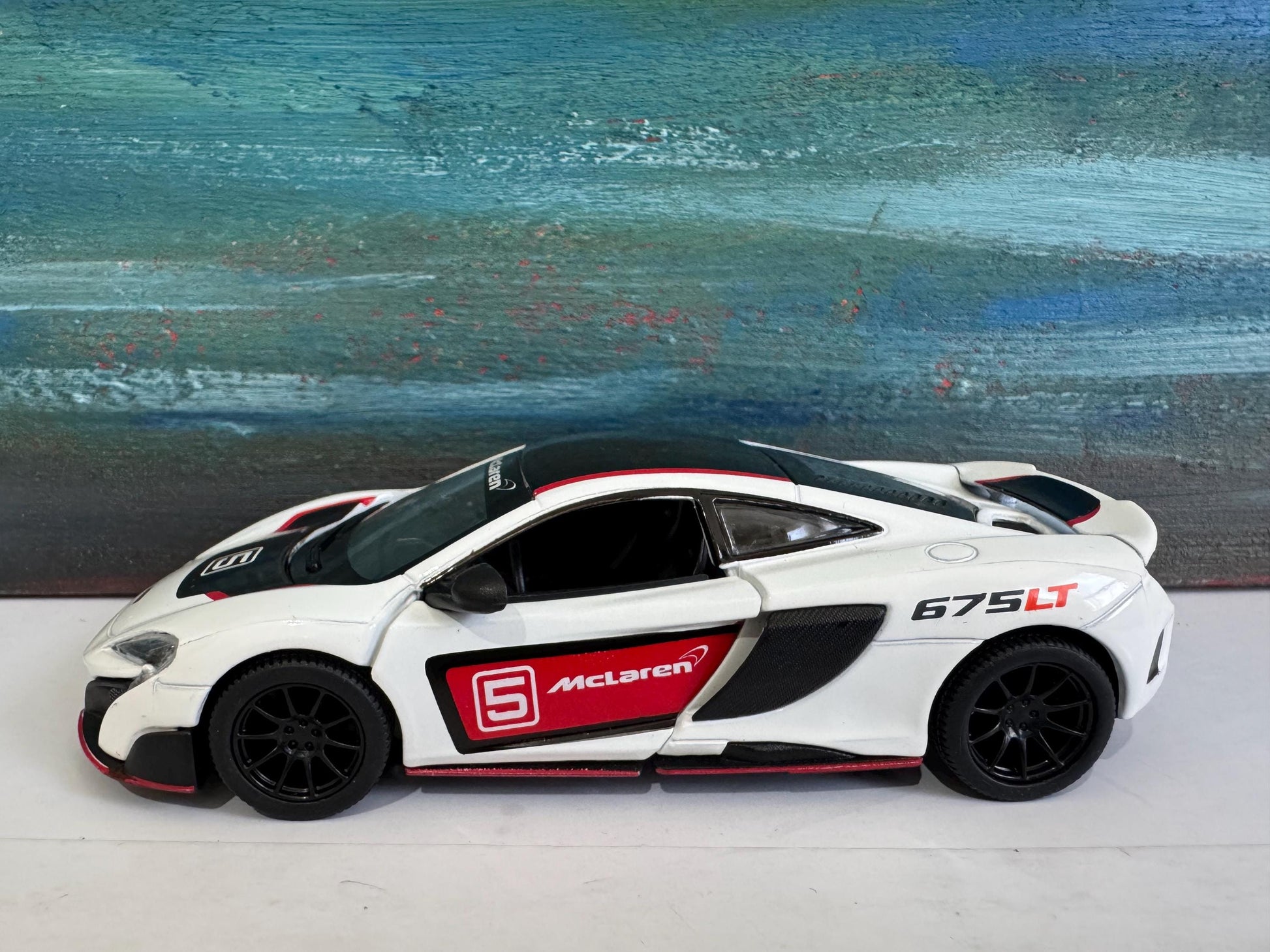 Personalised McLaren 675LT Display Plate – 1:34 Scale Model Car Gift for Dad Mom Boy Girl Grandad Uncle Brother Birthday Sleeve Present