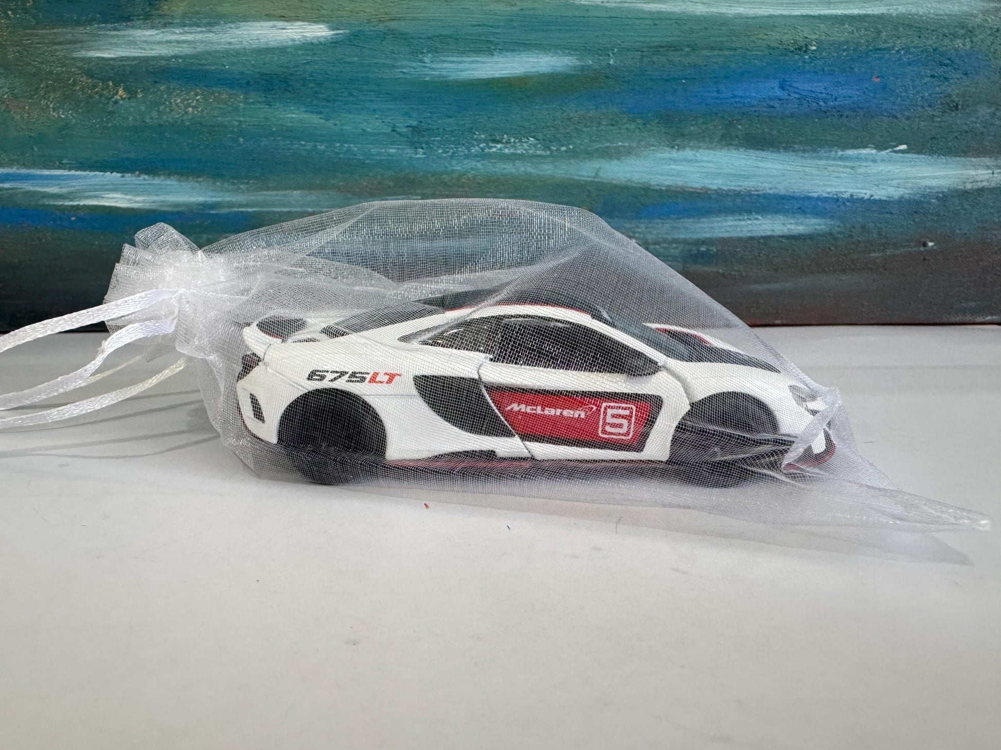 Personalised McLaren 675LT Display Plate – 1:34 Scale Model Car Gift for Dad Mom Boy Girl Grandad Uncle Brother Birthday Sleeve Present