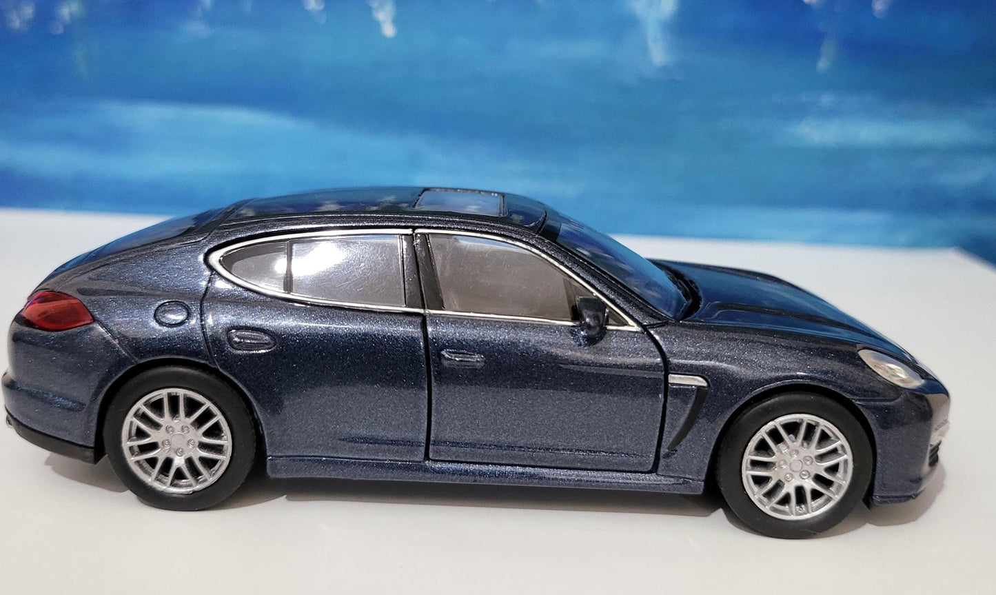 PERSONALISED Porsche Panamera S 1:34 Model - Custom Name Plates - New Boxed Gift for Dad, Boy, Uncle - Birthday Christmas Present die-cast