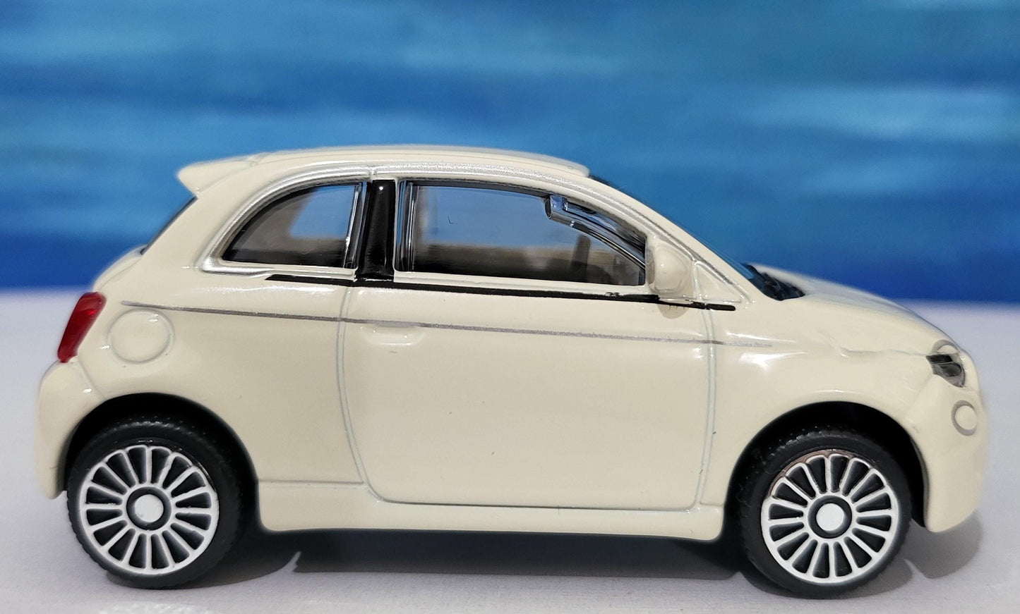 Personalised Plate FIAT 500e Toy Car - 1:43 Scale Model-Gift for Boy, Girl, Dad, Mom, Uncle, Ant, Grandad - Birthday, White - New Boxed