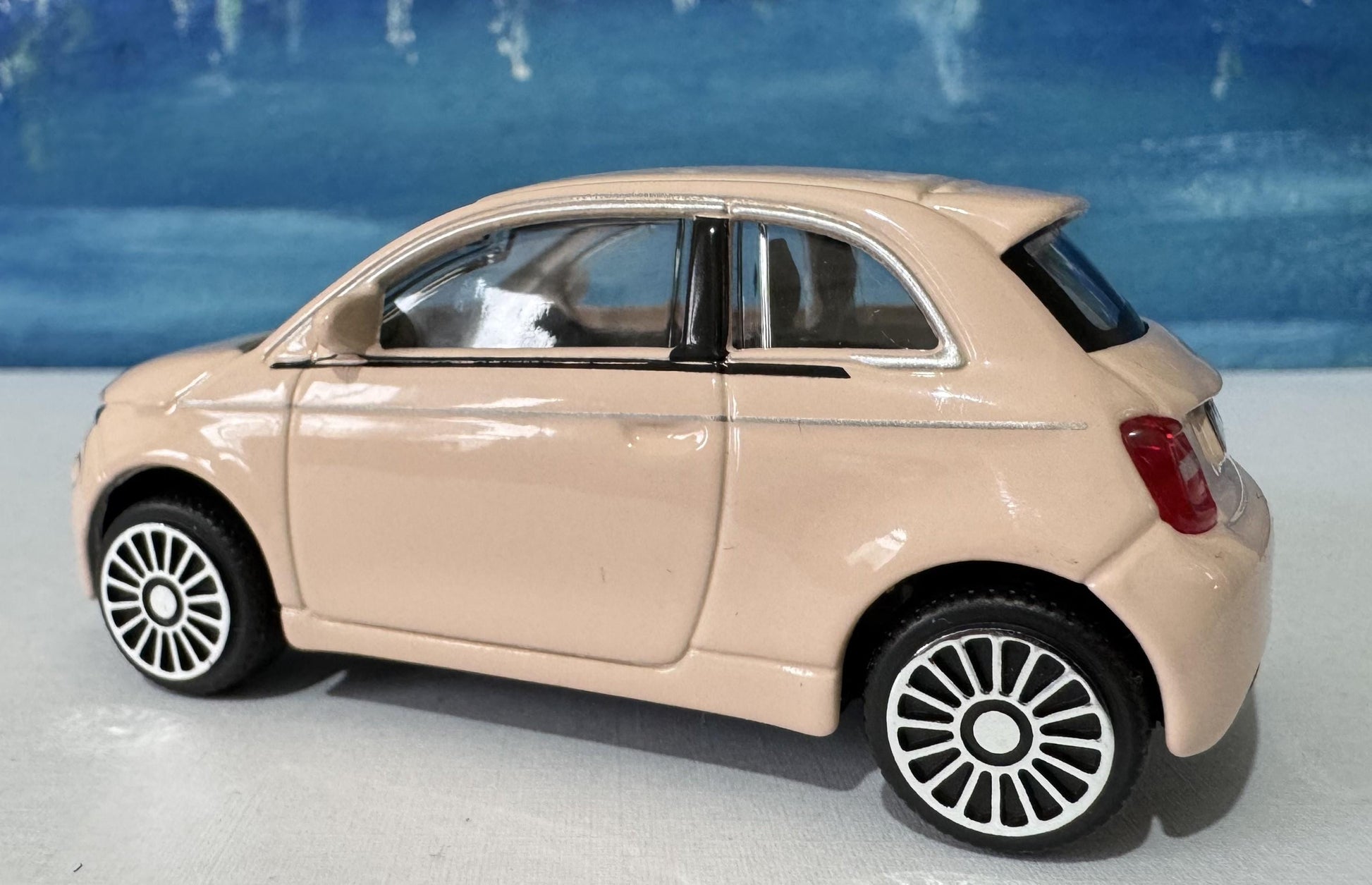 Personalised Plate Light Rose/Pinl FIAT 500e Toy Car - 1:43 Scale Model-Gift for Boy, Girl, Dad, Mom, Uncle, Grandad - Birthday Gift Boxed