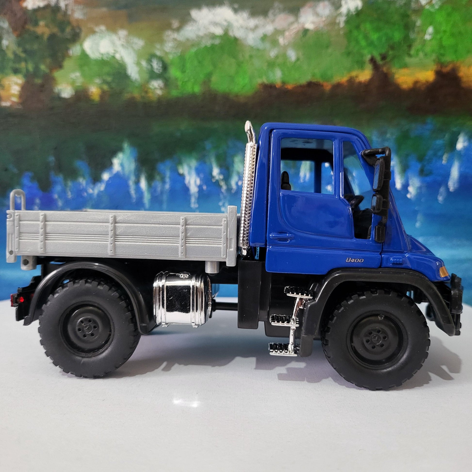 Mercedes-Benz Unimog Truck 1:32 Scale – Premium Diecast Model Toy Gift for Boys, Girls, Dad, Uncle easter Christmas gift New Boxed