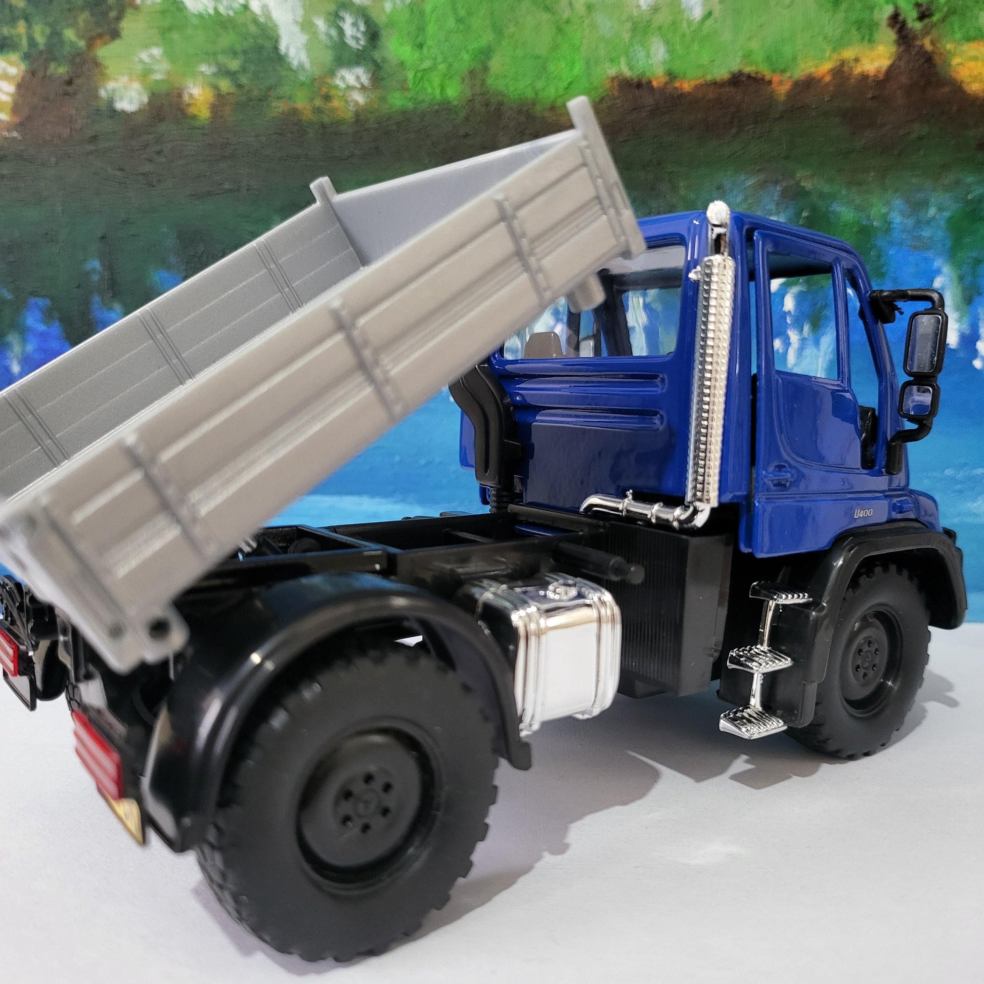 Mercedes-Benz Unimog Truck 1:32 Scale – Premium Diecast Model Toy Gift for Boys, Girls, Dad, Uncle easter Christmas gift New Boxed