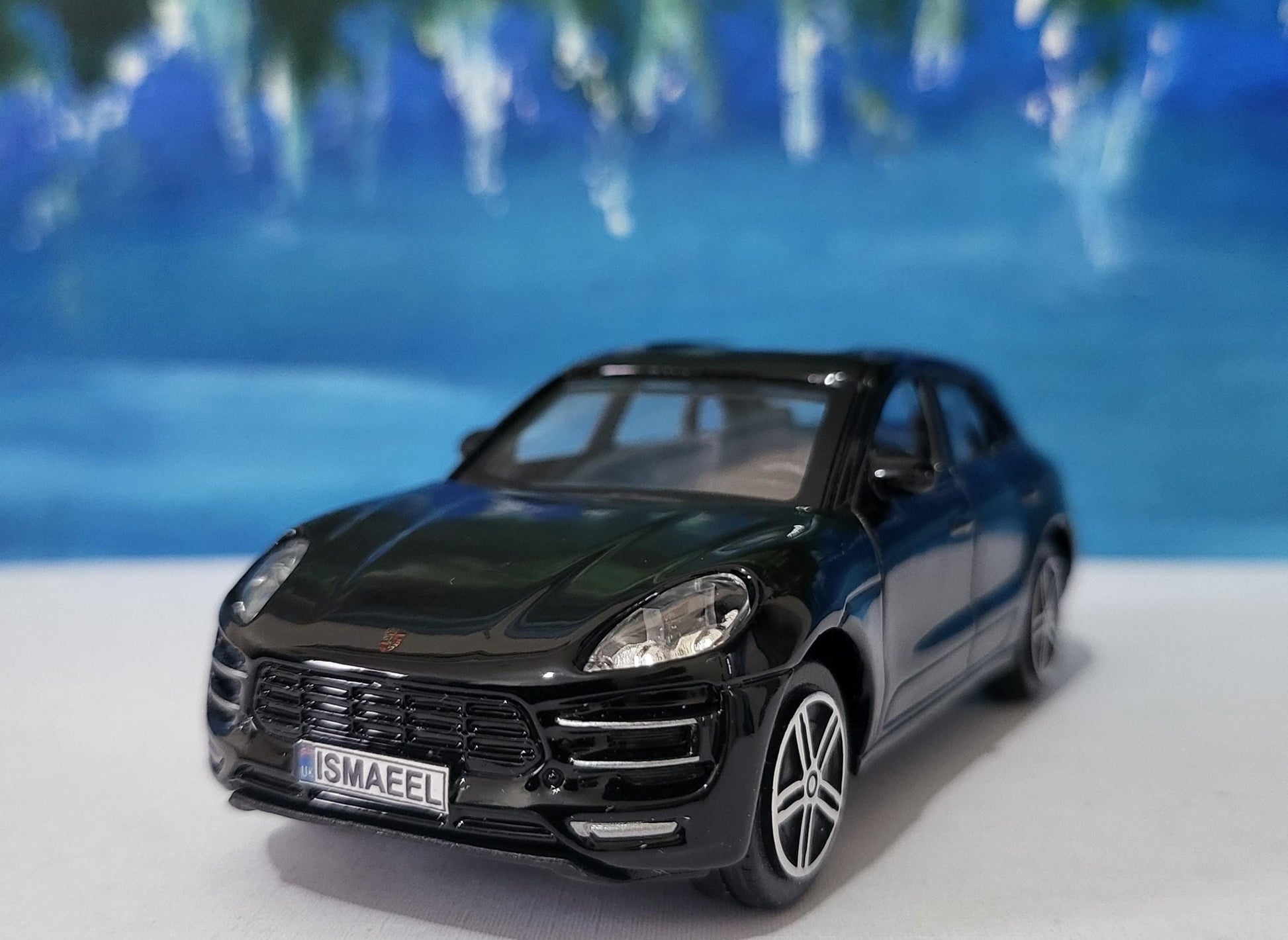 Porsche Macan Toy Car – Personalised Plates – 1:43 Scale Diecast Model – Gift for Kids or Adults – Birthday or Christmas – New & Boxed