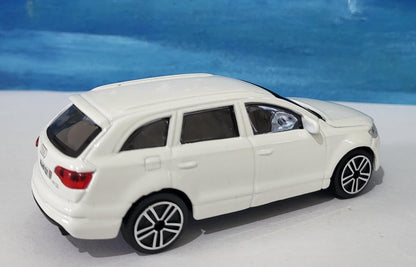 Audi Q7 Toy Car – Personalized Plates – 1:43 Scale Diecast Model – Gift for Kids or Adults – Birthday or Christmas – New & Boxed