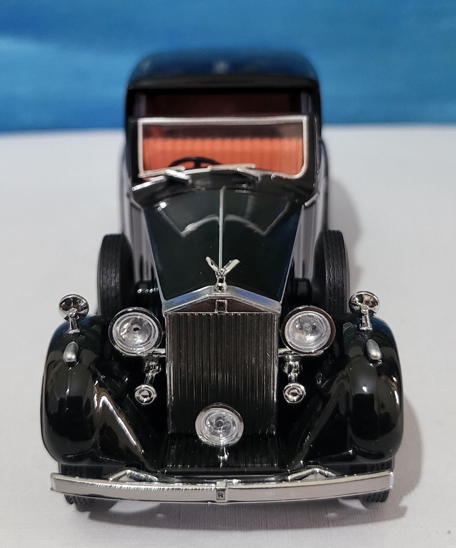 Personalized Rolls Royce Phantom 3 SdV Mulliner Black Oxford Diecast Model – Custom Name Gift for Dad, Mom, Husband, Wife, Sister, Grandad