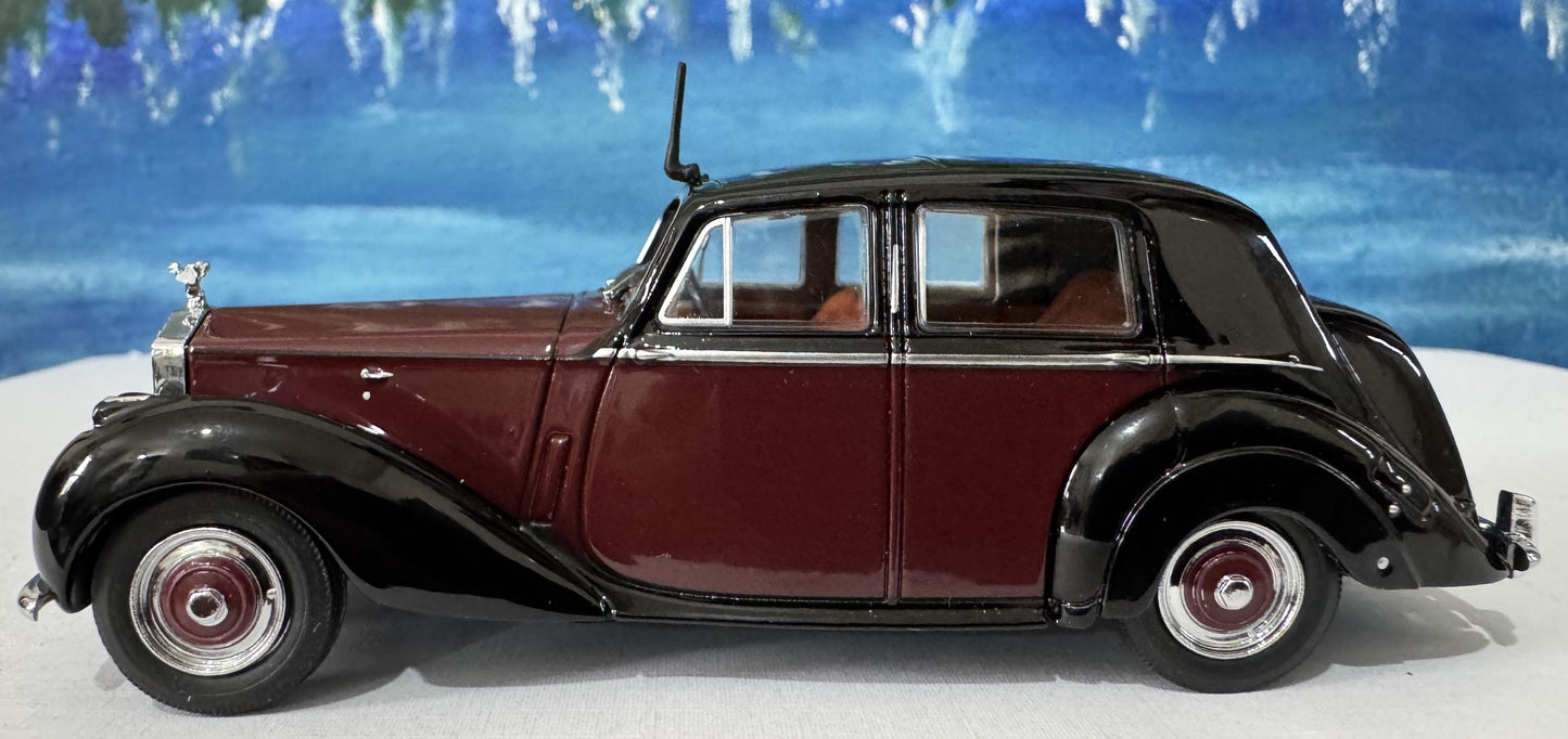 Personalized Rolls Royce Silver Dawn Std Steel Maroon Black Oxford Diecast Model – Custom Name Gift for Dad, Mom, Husband, Wife, Sister Box