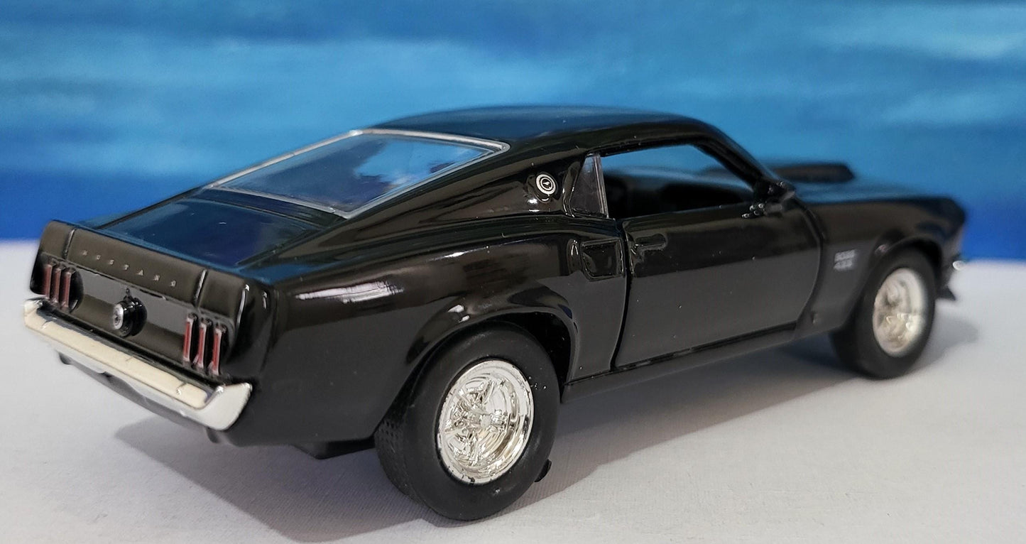 1969 Ford Mustang BOSS 429 Diecast Model Car 1:36 Scale – Gift for Car Enthusiasts, Boys, Girls, Uncle, Grandad, Collectors New Boxed
