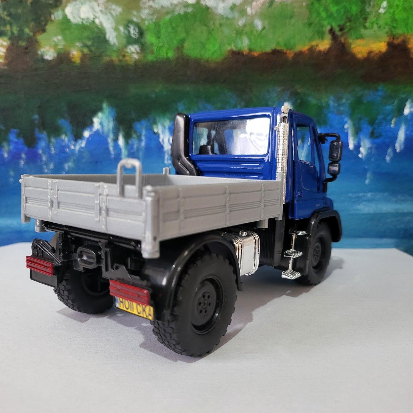 Mercedes-Benz Unimog Truck 1:32 Scale – Premium Diecast Model Toy Gift for Boys, Girls, Dad, Uncle easter Christmas gift New Boxed